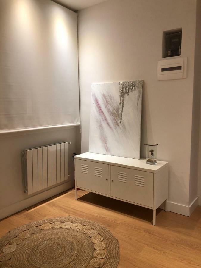 Apartamento Minimalista En El Corazon De ビルバオ エクステリア 写真